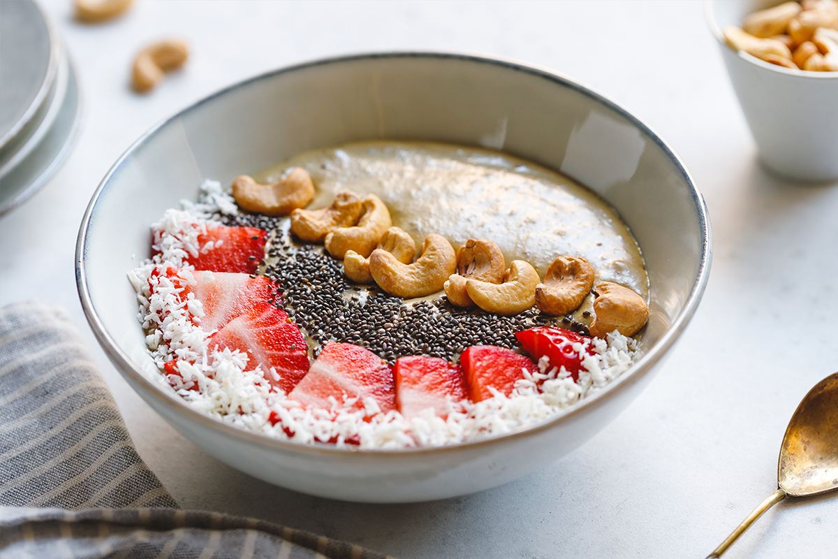 Bowl de anacardos, chía y coco